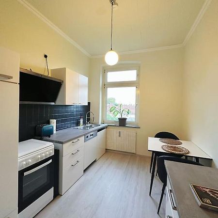 2 Schlafzimmer Waschenspuelmaschine Duisburg Bagian luar foto