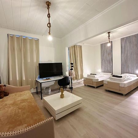 2 Schlafzimmer Waschenspuelmaschine Duisburg Bagian luar foto