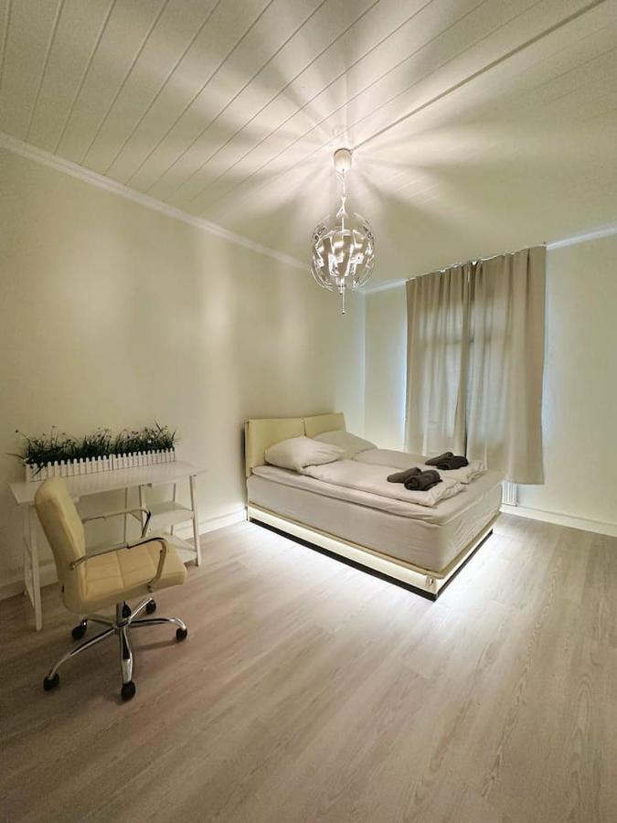 2 Schlafzimmer Waschenspuelmaschine Duisburg Bagian luar foto